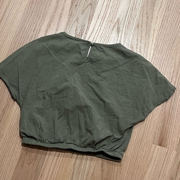 Green Boxy Crop T-Shirt with Short Sleeves - Picture 4 of 5